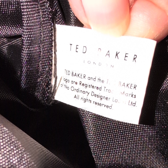 Ted Baker Black and Pink Floral Clutch Or Cosmetics Bag - NWOT - Picture 8 of 8